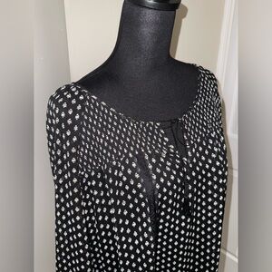 Vera Wang Black and White Patterned Blouse